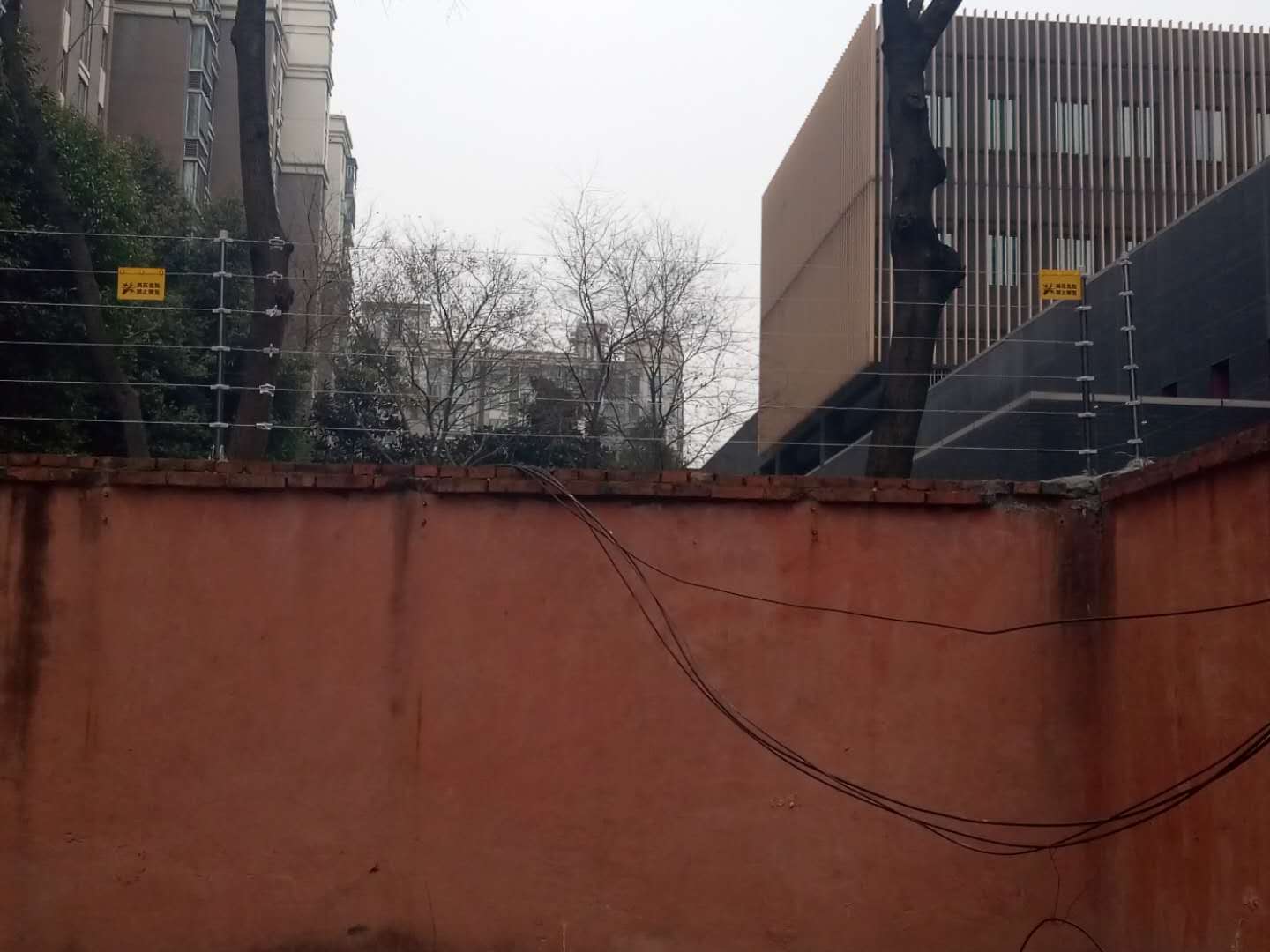 新里维多利亚公寓电子围栏系统案例
