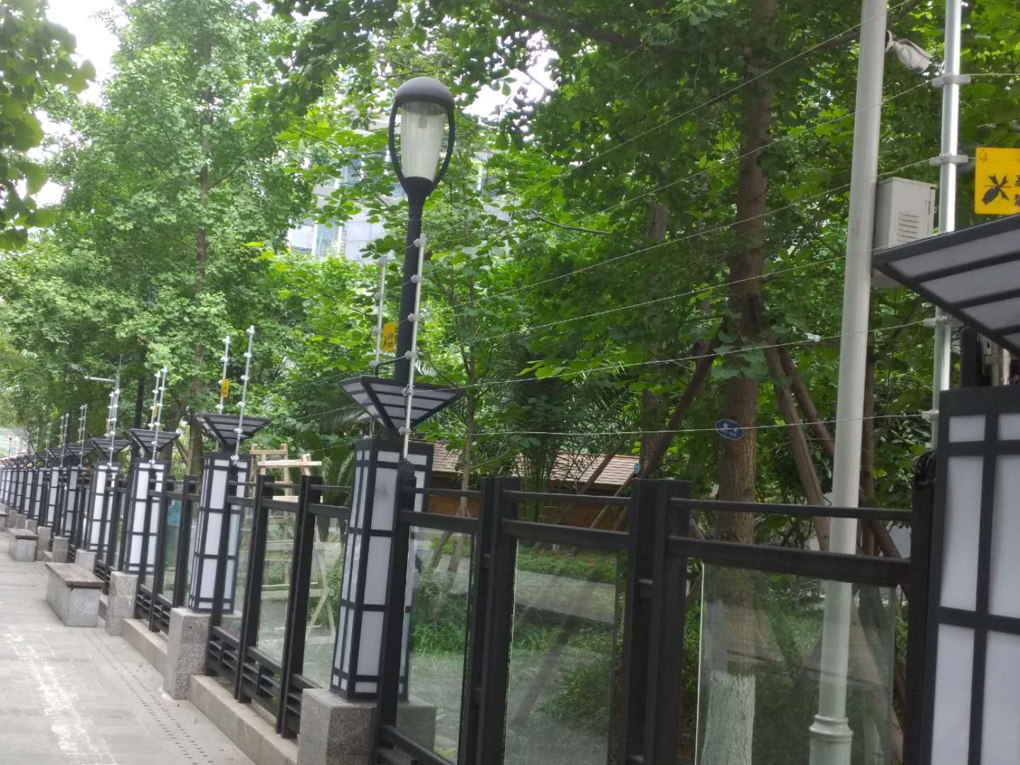 四川富润企业重组投资富润国际广场电子围栏系统案例